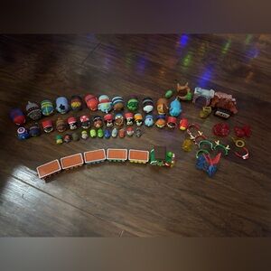 Disney Tsum Tsum Lot Figures and accessories